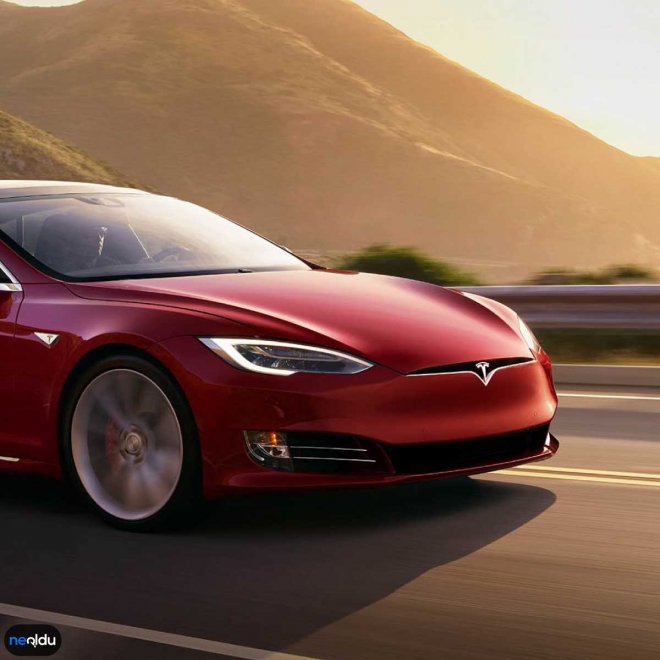 Tesla Model S Plaid İç Tasarım