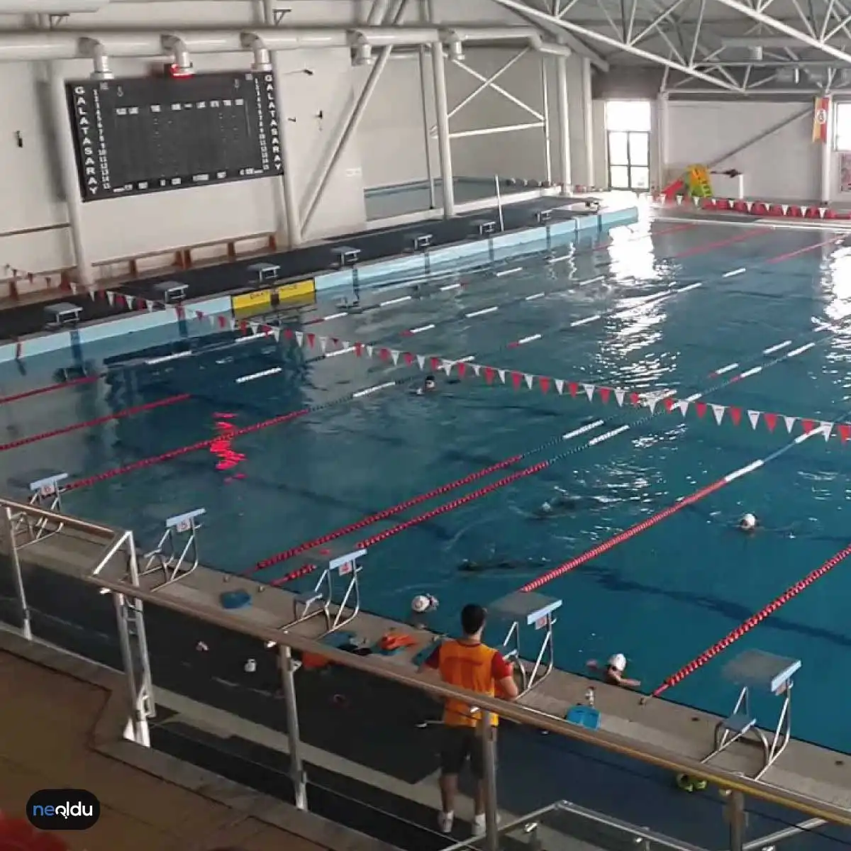 İstanbul'daki Olimpik Yüzme Havuzları