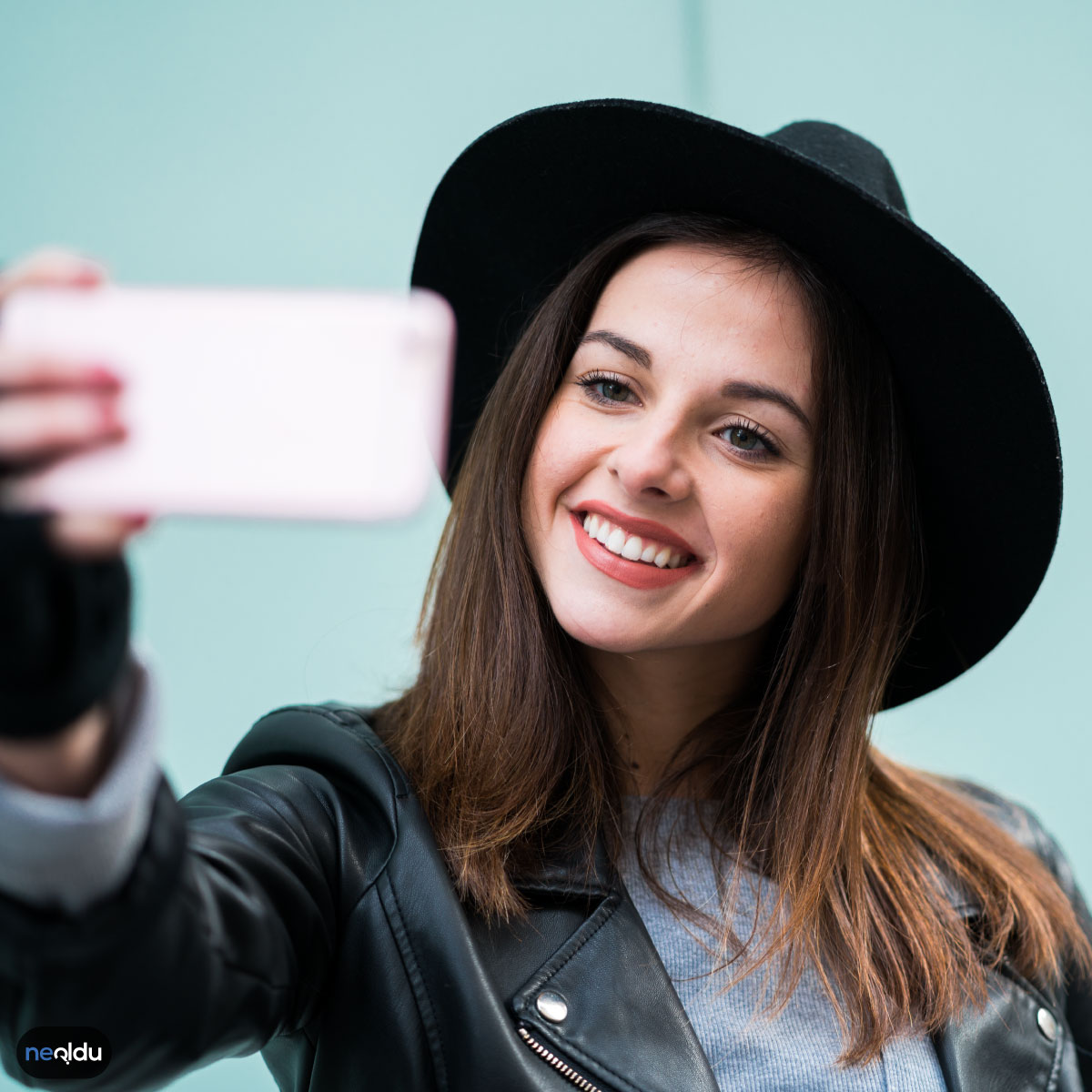 Selfie Mania (Selfitis) Nedir?