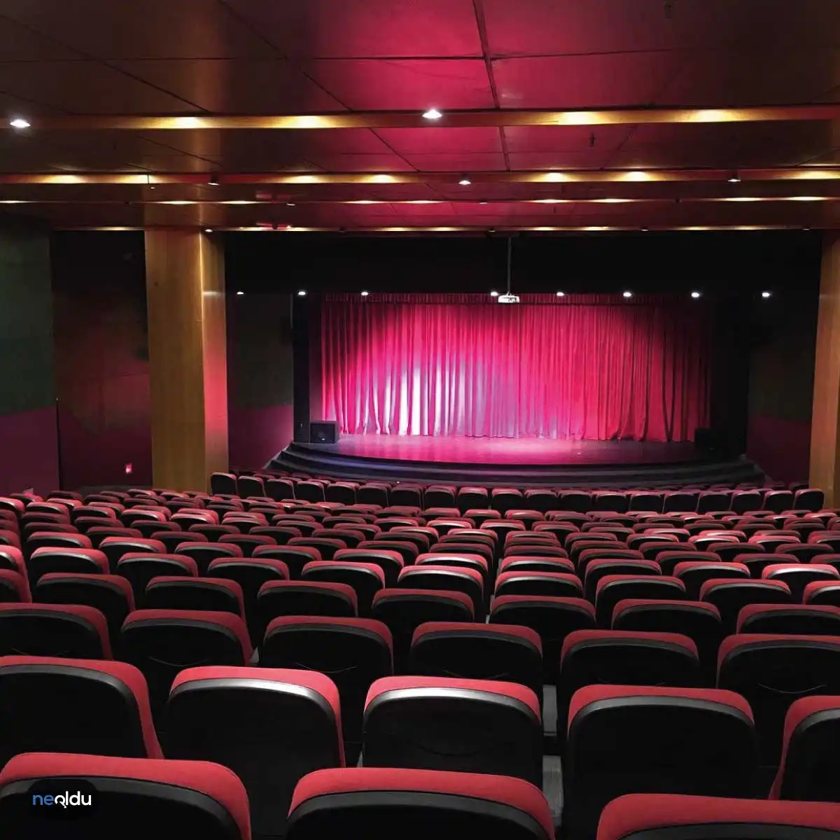 Avrupa Yakası'nın En İyi Tiyatro Salonları