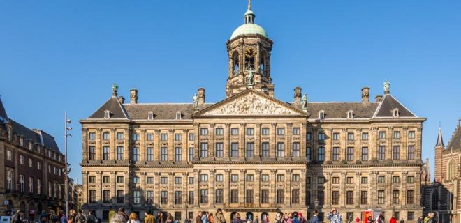 Amsterdam Kraliyet Sarayı ziyaret saatleri