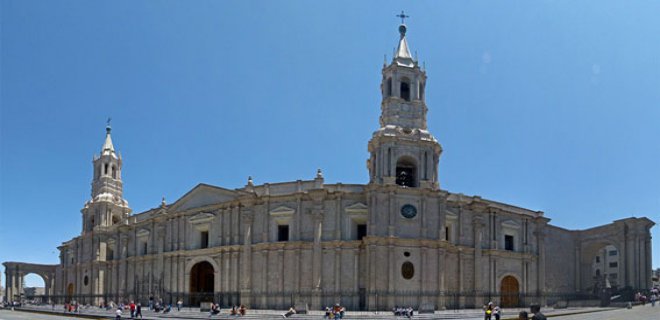 arequipa-katedral-bazilikasi.jpg