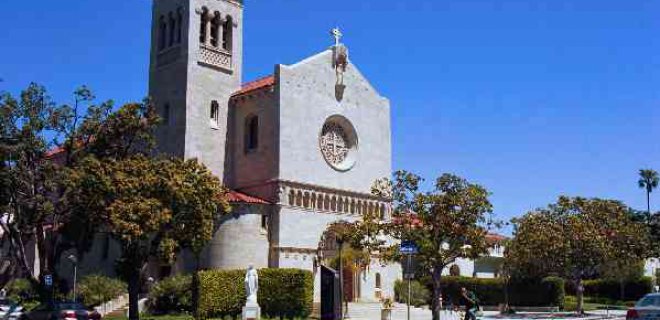 aziz-monica-katolik-kilisesi.jpg