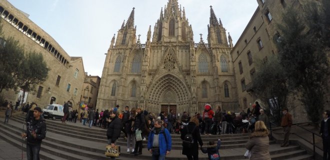 barcelona katedrali giriş