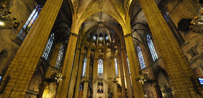 barcelona katedrali iç kısım