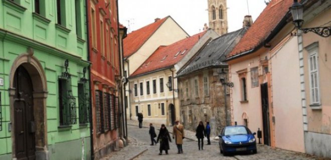 bratislava-old-town.jpg