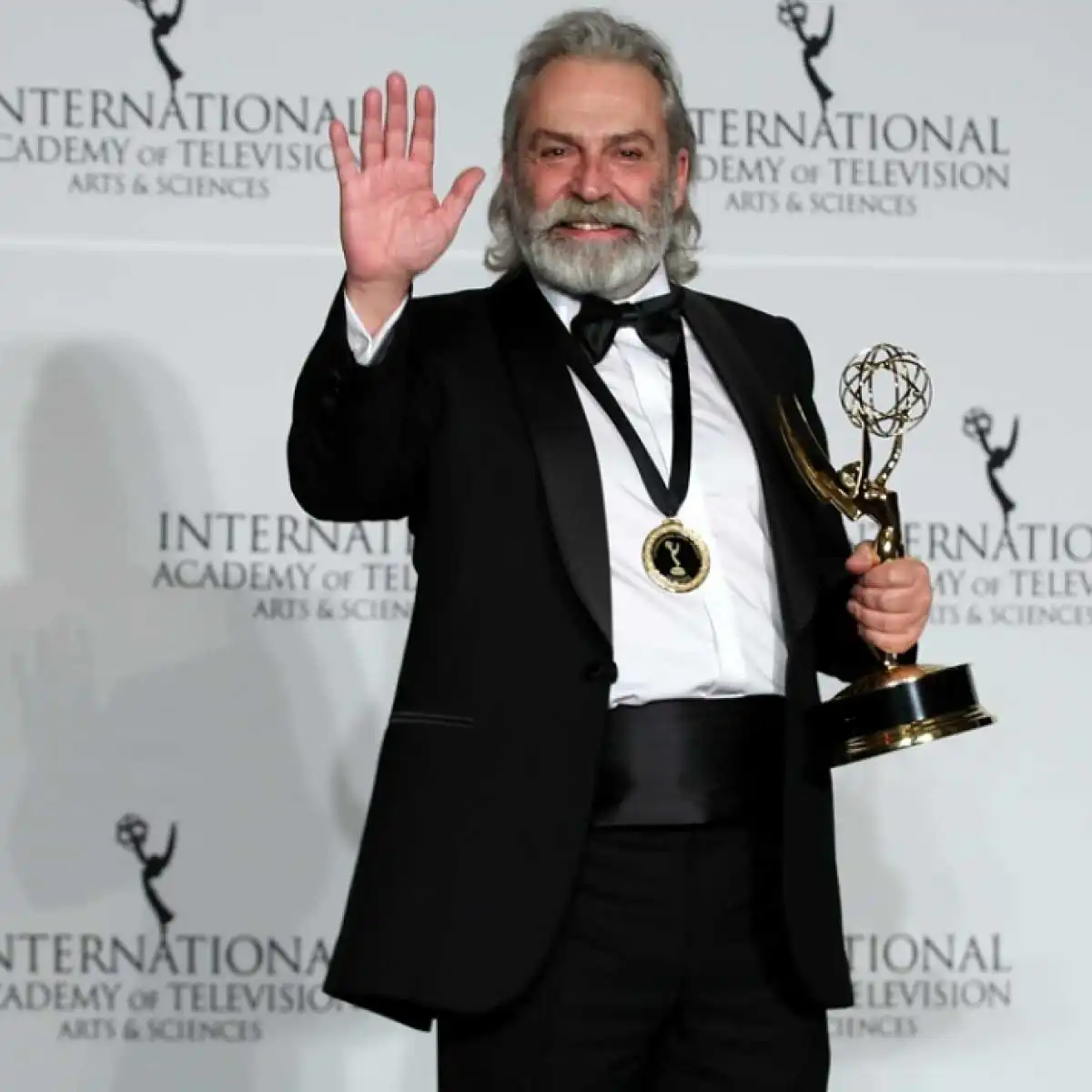Uluslararası Emmy En İyi Erkek Oyuncu Ödülünü Alan Oyuncular Haluk Bilginer 