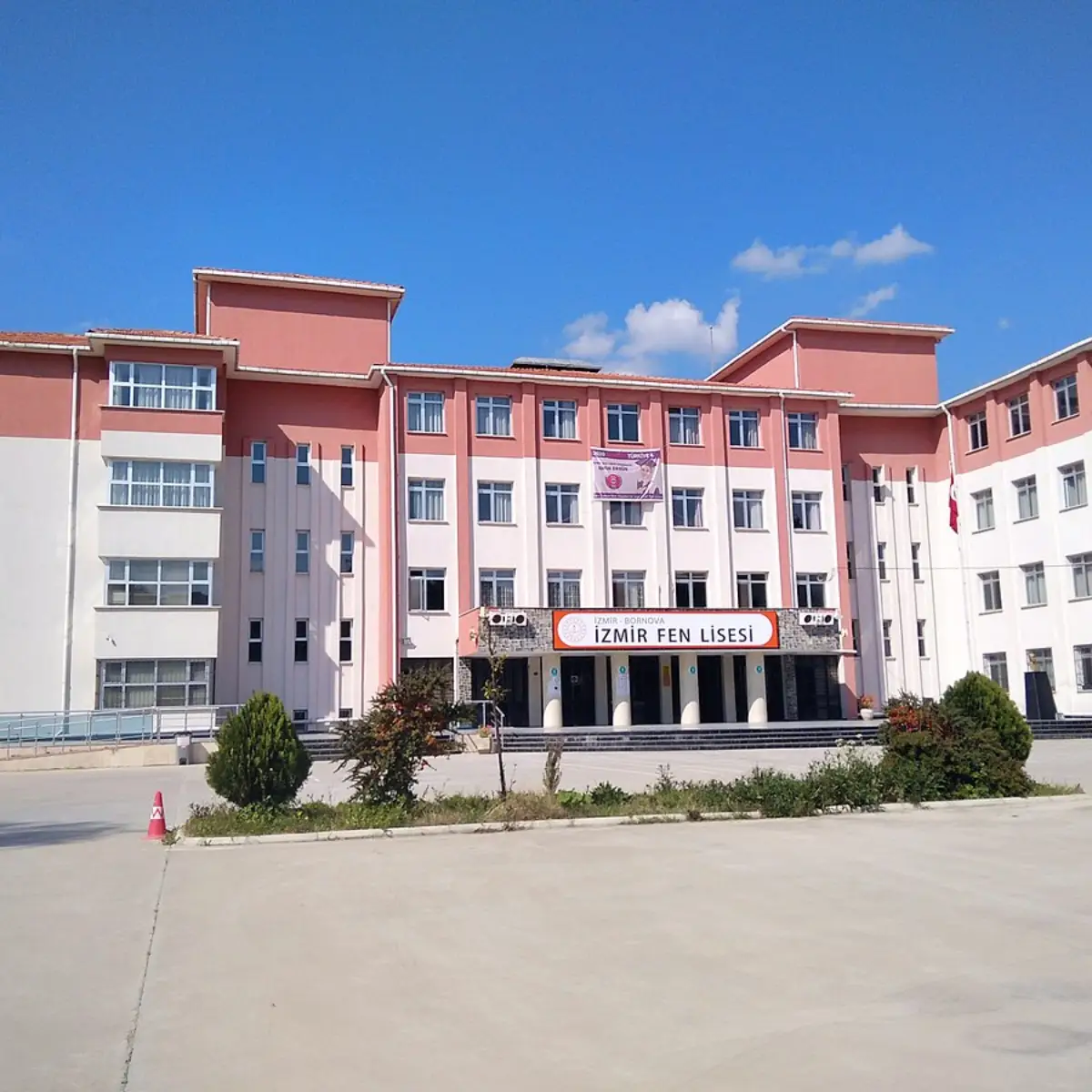 Türkiye'nin En İyi Liseleri İzmir Fen Lisesi