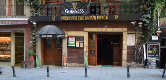 james-joyce-irish-pub-.jpg