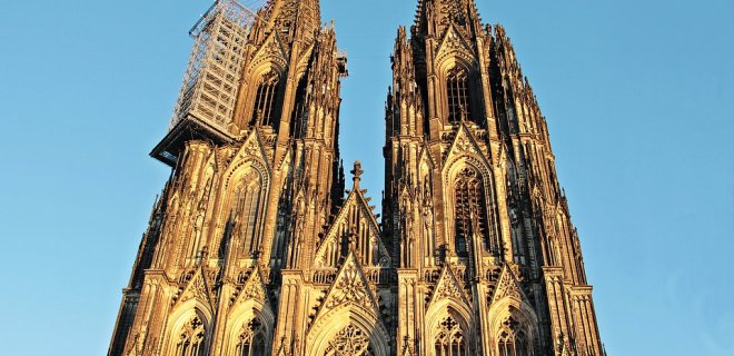 Köln Katedrali Kuleleri