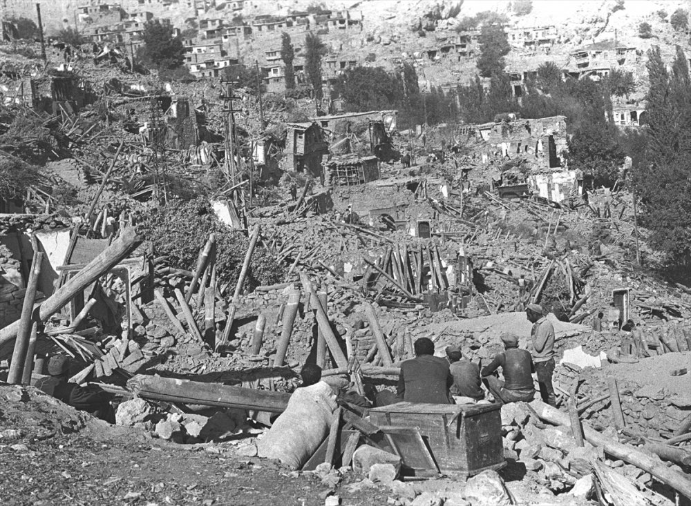 ladik-depremi-(1943).jpg