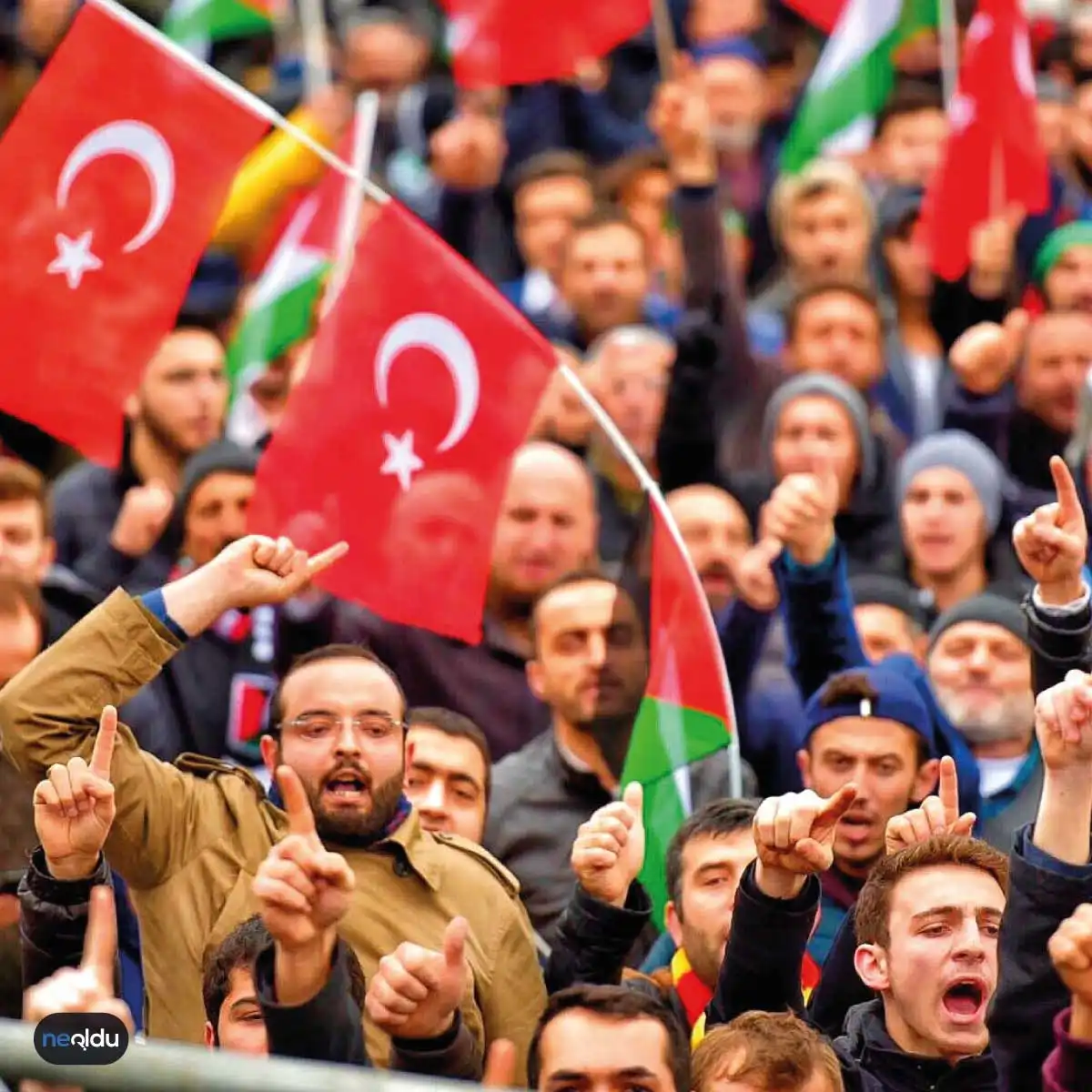 Много турков. Турецкие люди. Жители Турции. Турки нация. Население Турции.