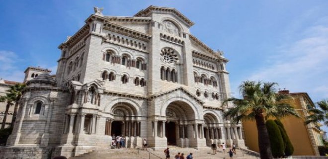 monaco katedrali hakkında bilgi