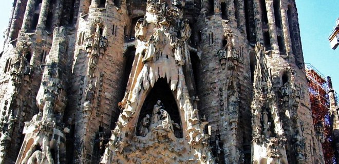 Sagrada Familia Bazilikası Doğu Cephesi