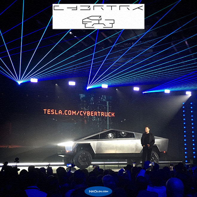 Tesla Cybertruck'u Tanıttı