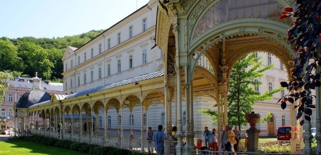 The Park Colonnade
